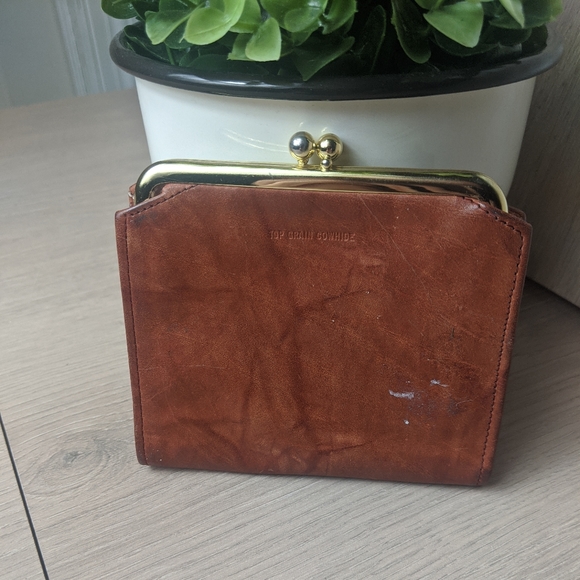 John Weitz | Vintage Cowhide Leather Wallet - Picture 6 of 8